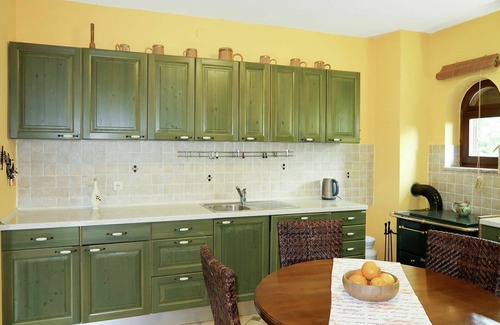 Drinovci House | Inviting Villa with Private Pool, WiFi & Pet-Friendly Stay