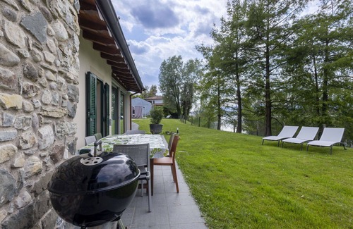 Cremignane Villa | Stunning private villa with WIFI, A/C, private pool, TV, patio, pets allowed and parking