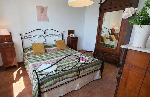 Buti Villa | Stunning private villa with WIFI, private pool, TV, terrace, pets allowed, panoramic view, parking