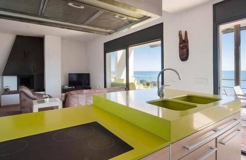 Llanca Villa | Coastal Escape: 10/10 Ratings Near Barcelona's Beauty