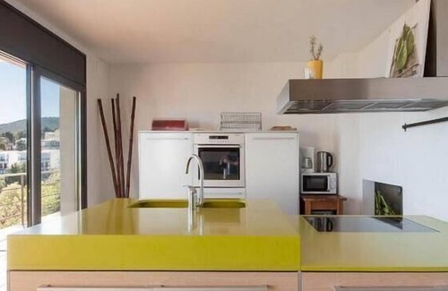 Llanca Villa | Coastal Escape: 10/10 Ratings Near Barcelona's Beauty