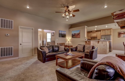 Kanab House | Inviting Red Rock Views with King Bed & Pool Access