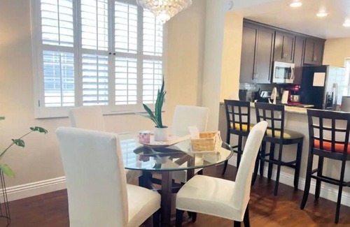 Santa Ana Heights Condo | Ideal Getaway @ South Coast Plaza and Airport for Families
