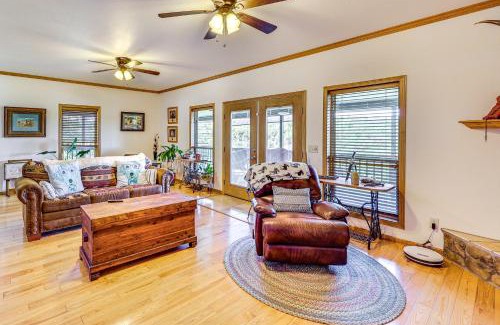 Centerville House | Stunning River Views Pet-Friendly Home in London!