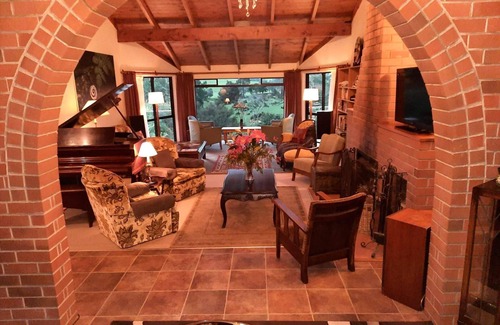 Paihia Bed & Breakfast | Inviting River Views with Convenient Kitchenette Access