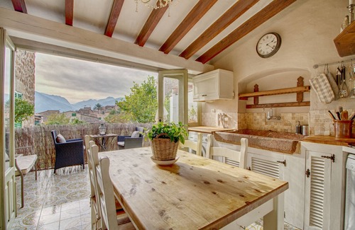 Fornalutx House | Romantic 1 Bedroom Retreat with Ocean View & Terrace