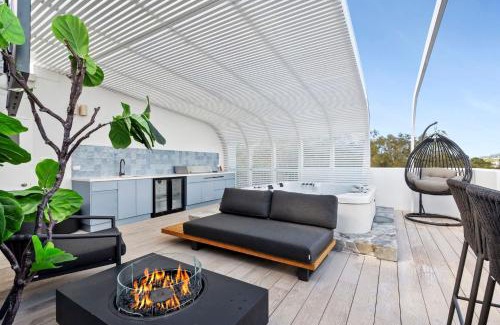 Maroochydore Apartment | Stunning Rooftop Retreat with Private Jacuzzi on the Maroochy River