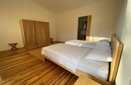 Santa Teresa Cabin | Ocean View Retreat with AC & Hot Water - Perfect Getaway