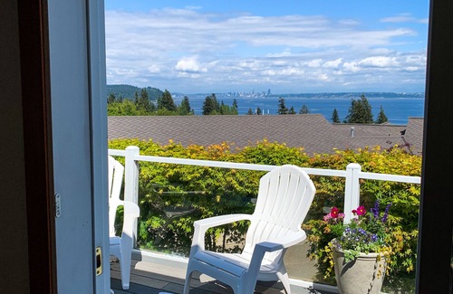Manchester House | Premier Royal View House with Spa & Hot Tub Amenities