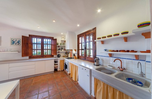 Lecrin Valley Villa | Idyllic Villa in Lecrin Valley with Family-Friendly Pool