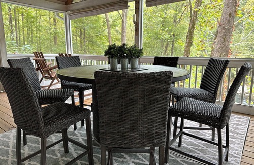 Dahlonega House | Experience Breathtaking River Views & Premier Amenities
