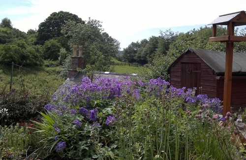 Wirksworth Cottage | Scandinavian Boutique Cottage with Ocean Views & Spa Retreat