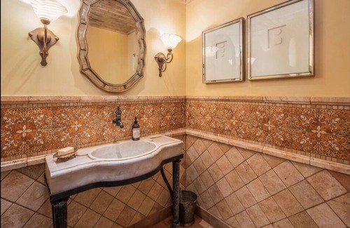 Scottsdale Ranch House | Unique Scottsdale Estate Near Top Shopping & Attractions