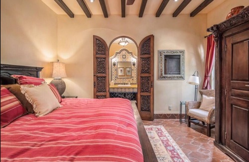 Scottsdale Ranch House | Unique Scottsdale Estate Near Top Shopping & Attractions