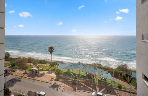 Netanya Apartment | Stunning Sea View 3BDR With Terrace By Isrentals