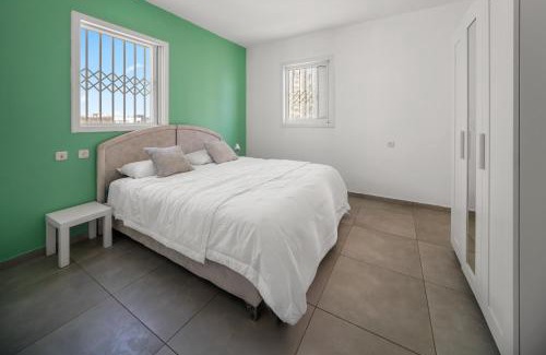Netanya Apartment | Stunning Sea View 3BDR With Terrace By Isrentals