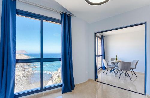 Los Abrigos Apartment | Oceanfront Retreat with Magnificent Views in Los Abrigos