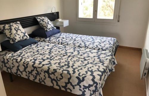 Llanca Apartment | Sea View 4-Bed Apartment Near Beach at Cap Ras - Rated 9.6