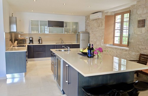 Cove Tri Zala (Zrnovo) Villa | Seafront Villa with Pool - 5 Bedroom Luxury Home Near Dubrovnik