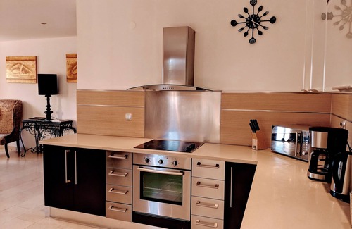 Cove Tri Zala (Zrnovo) Villa | Seafront Villa with Pool - 5 Bedroom Luxury Home Near Dubrovnik