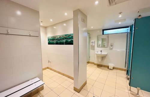 Maenporth Apartment | Seaview Cornwall Apartment with Pool, Spa and Tennis