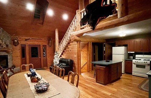 Cornell Cabin | Idyllic Lodge in the Woods - Rated 10/10, Pet Friendly