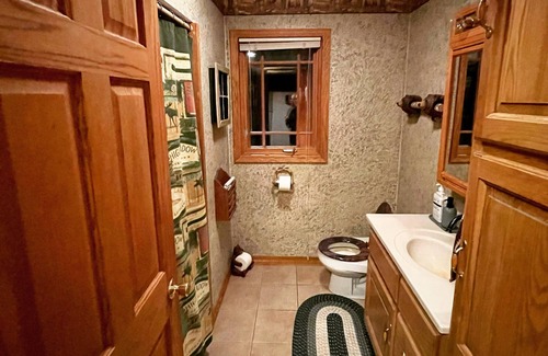 Cornell Cabin | Idyllic Lodge in the Woods - Rated 10/10, Pet Friendly