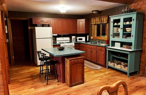 Cornell Cabin | Idyllic Lodge in the Woods - Rated 10/10, Pet Friendly
