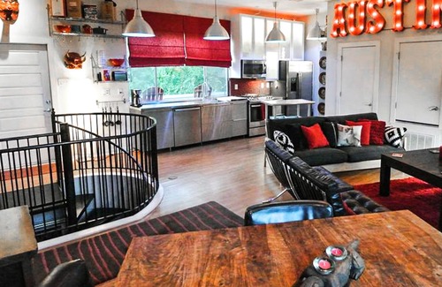 Blackshear-Prospect Hill House | Unforgettable Skyline Views from Eastside Hilltop Hotel
