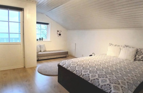 Vallsjobol Cabin | Inviting 8-Bed Cabin with Lake Views at Skagern