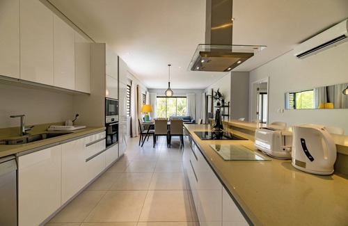 Grand-Baie Apartment | Stunning Soleia Escape with Parking, Grand Baie