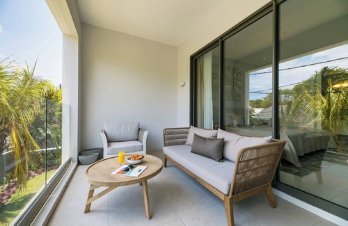 Grand-Baie Apartment | Stunning Soleia Escape with Parking, Grand Baie