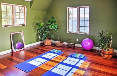 South Hero House | Idyllic South Hero Home on Lake Champlain with Ocean View