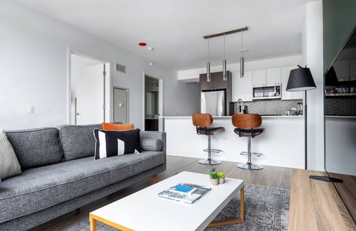 South Loop Apartment | Inviting South Loop 1BR with Pool & Gym near Michigan Ave