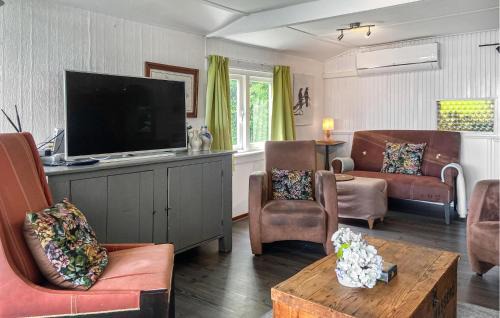Reeuwijk Other | Family-Friendly 3 Bedroom Stacaravan in Reeuwijk