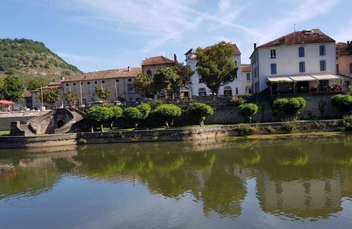 Najac House | Charming Stone House with Pet and Child-Friendly Amenities