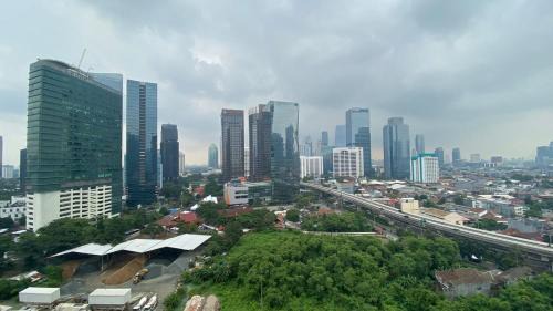 Semanggi Apartment | Cozy Studio at Ciputra World 2 Apartment with Pool Access