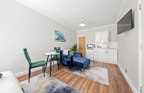 Glyndon Apartment | Cozy Studio Flat with Free On-Street Parking, Rated 8.8/10