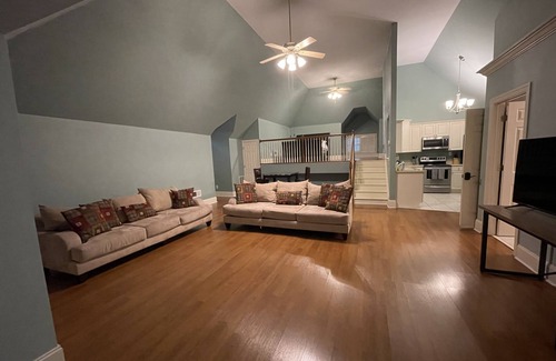 Acworth Apartment | Inviting Studio with Pool, Spa & Lake Views
