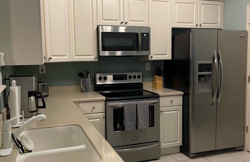 Acworth Apartment | Inviting Studio with Pool, Spa & Lake Views