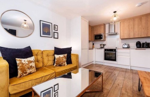 Hull Apartment | Stunning & Stylish apartment, City Centre, Sleeps 4