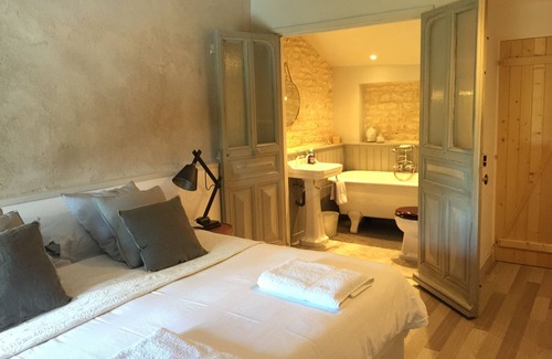 Pouille Other | Private 6-Bed Oasis with Heated Pool & Perfect Rating