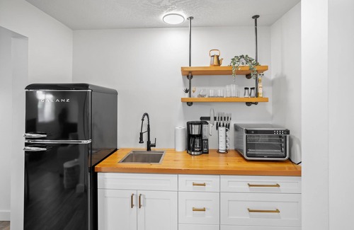 Lake Cowichan Hotel | Riverside Unit 7: 1 BR with Large Deck & Top Guest Rating