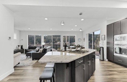 Olympia House | Inviting Summit Lake Home with Hot Tub and Kayaks!