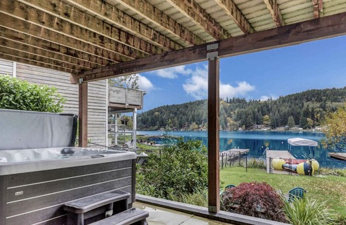 Olympia House | Inviting Summit Lake Home with Hot Tub and Kayaks!