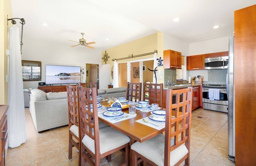 La Paz Villa | Experience Breathtaking Sunsets and Oceanfront Bliss