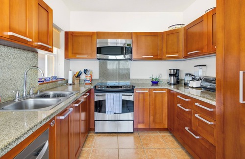 La Paz Villa | Experience Breathtaking Sunsets and Oceanfront Bliss