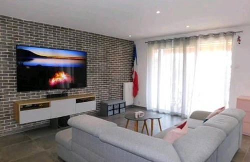 Plaine de la Brague Apartment | Pet-Friendly T4 Musardière: 4-Star Guest Rated Excellence