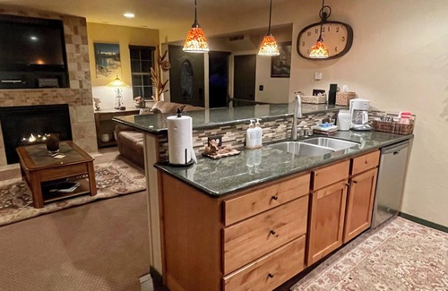 Tahoe Village Condo | Scenic Tahoe View Condo with Pool & Spa Near Heavenly!