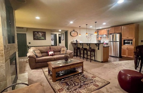 Tahoe Village Condo | Scenic Tahoe View Condo with Pool & Spa Near Heavenly!
